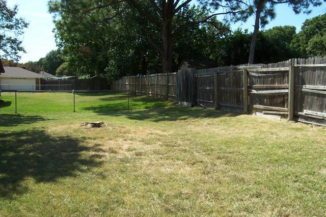 Building Photo - 2916 Southridge Dr