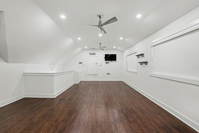 Building Photo - 17327 Davenport Rd