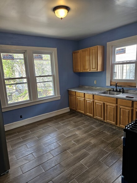 Kitchen - 63 Plymouth St