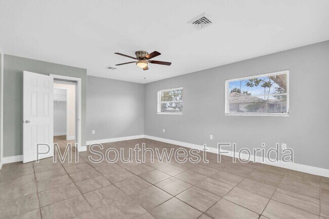 Building Photo - 2006 S Beneva Rd