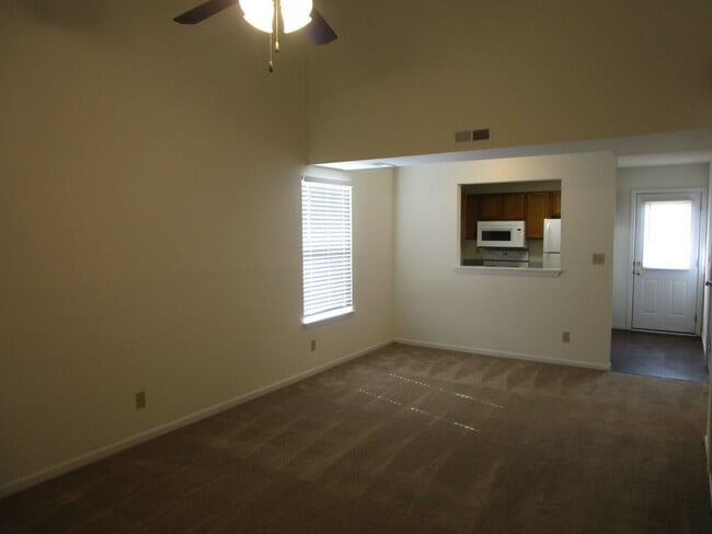 Building Photo - 2406 Calder Ct