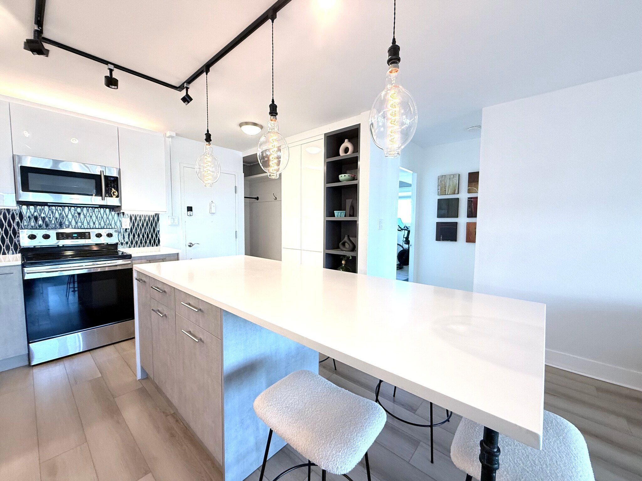 Building Photo - 1121 Albion St