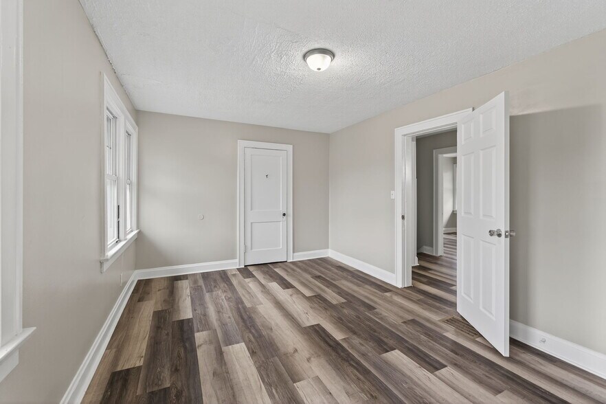 Building Photo - 1123-1125 S Ohio Ave