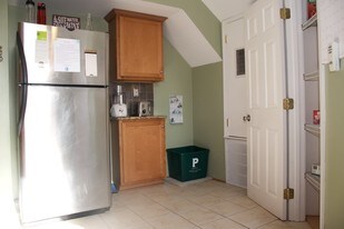 Building Photo - 125 Pleasant St