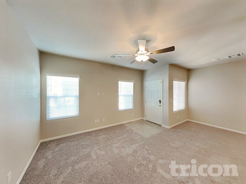 Building Photo - 7237 Halo Falls St