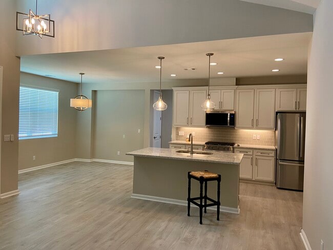 Building Photo - 149 Flip Side Ln
