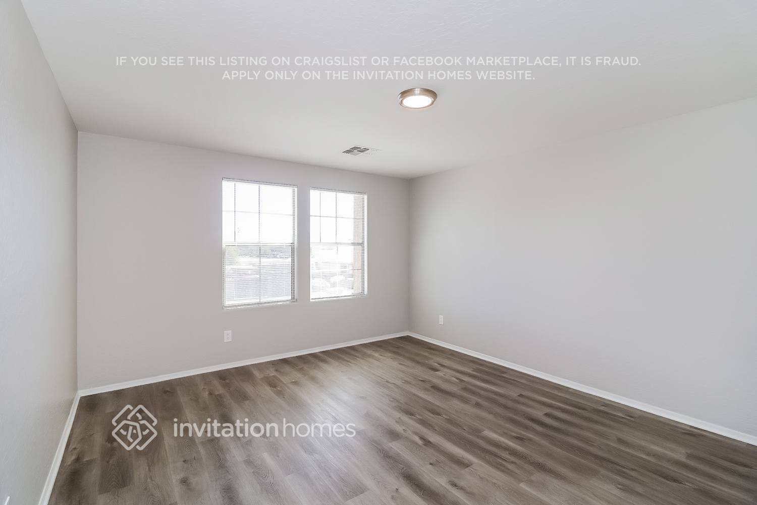 Building Photo - 3112 West Donner Dr