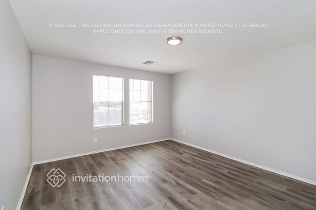 Building Photo - 3112 West Donner Dr