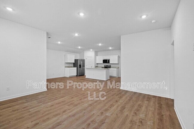 Building Photo - 941 Rentley St