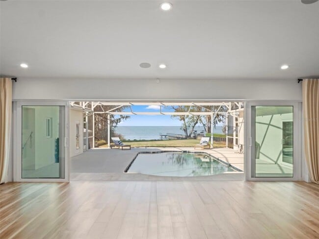 Building Photo - 1021 Temple Grove Pl