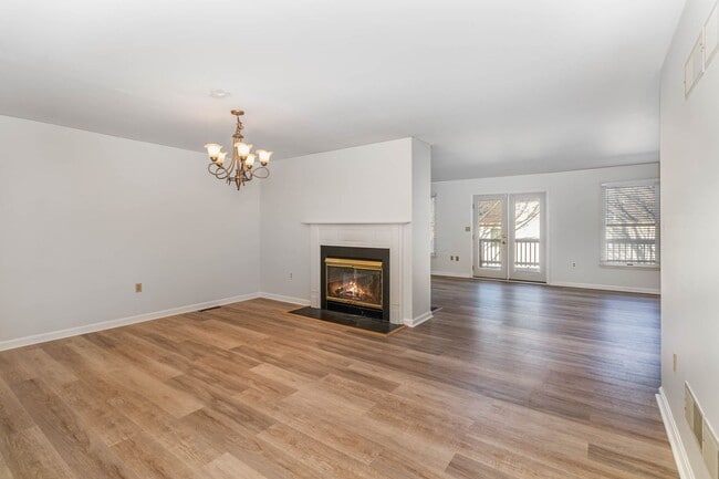 Building Photo - 2039F Raleigh Rd