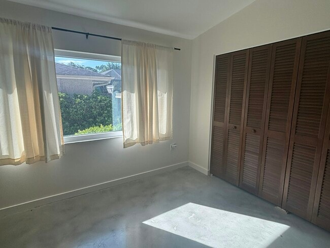 Building Photo - 4250 Marlowe Dr
