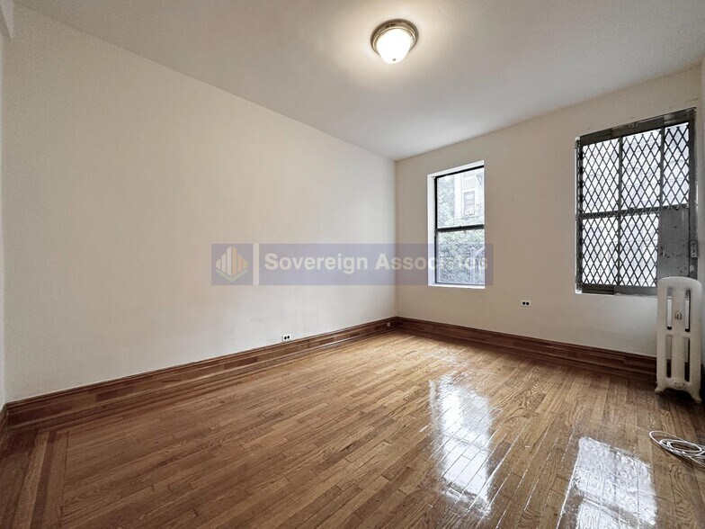 Building Photo - 64 W 108th St