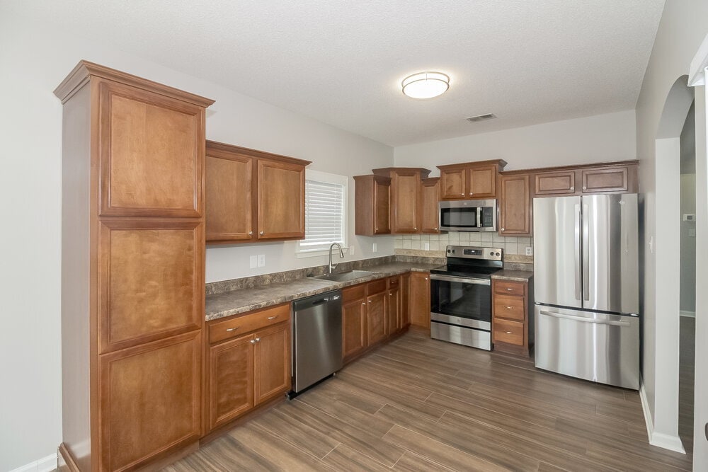 Building Photo - 70 Penny Ln