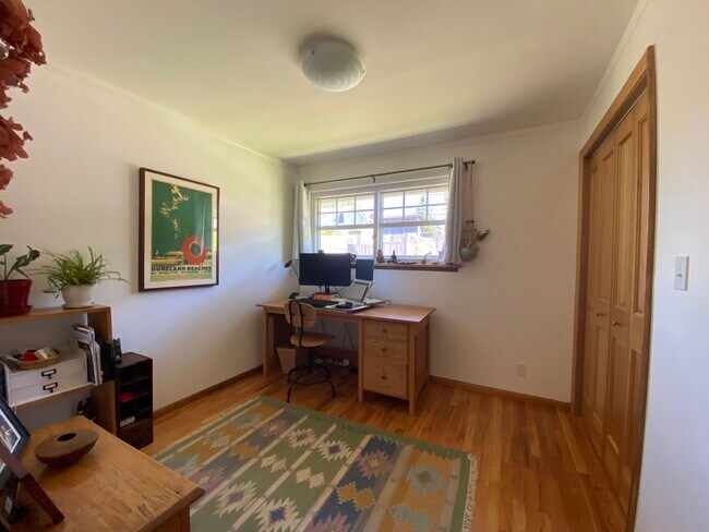 Building Photo - 4051 38th Ave SW