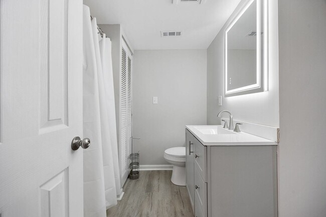 Building Photo - Fully Renovated 2BR/2BA Condo for Rent – P...