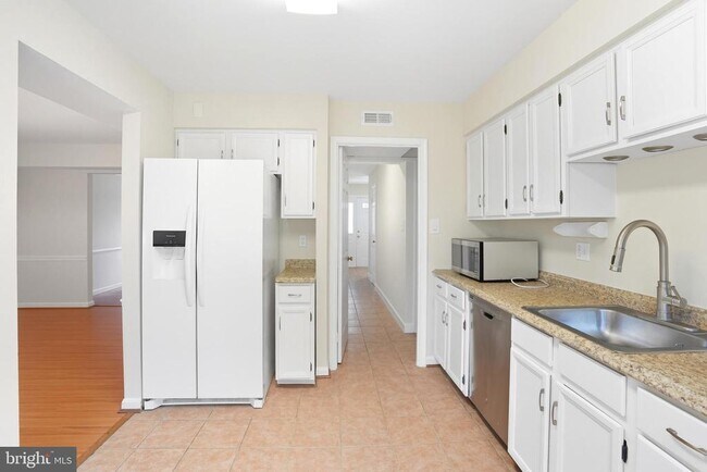 Building Photo - 9207 Hunting Pines Pl