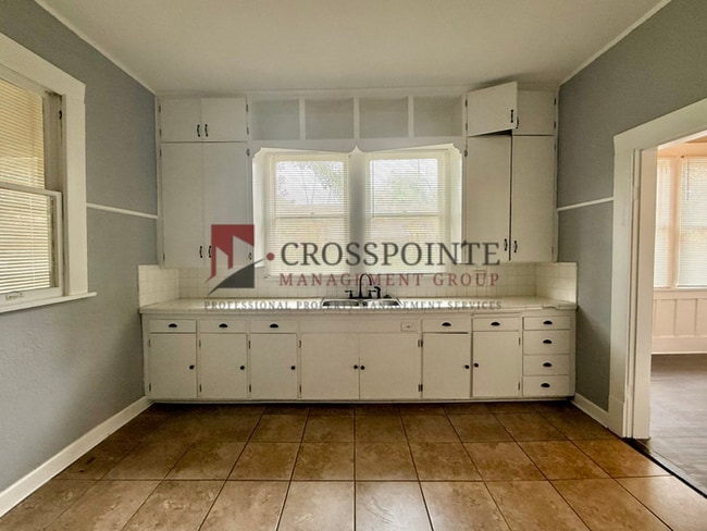 Building Photo - Tour Today! 3 Bedroom, 2 Bathroom House!