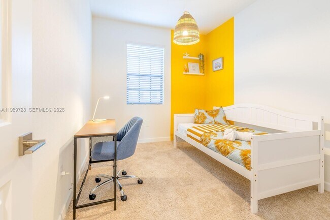 Building Photo - 1156 SW 6th Ct