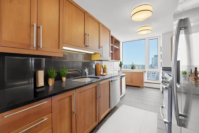 Building Photo - 2 bedroom in New York NY 10075