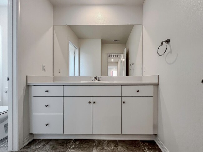 Building Photo - NEWER CONSTRUCTION ~SOLAR~ 3 BED 3 BATH BE...