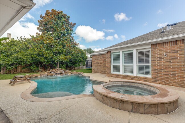 Building Photo - 1734 Heddon Falls Dr