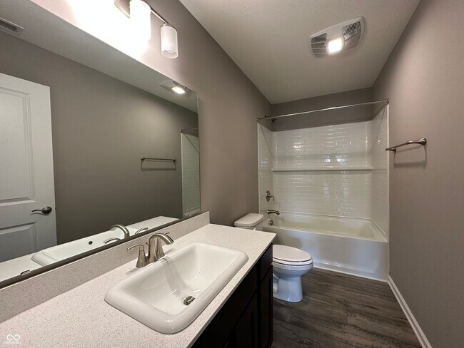 Building Photo - 2838 Maricopa Blvd