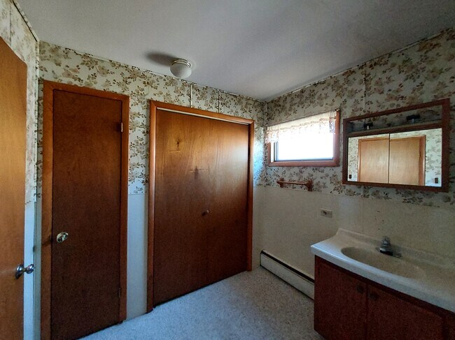 Building Photo - 381 Furnace Rd