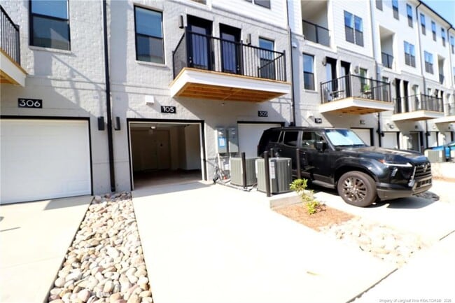 Building Photo - 110 Byrum St