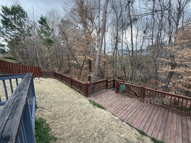 Building Photo - 9843 N Ivy Park Dr