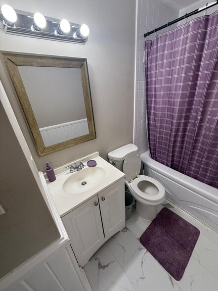 Building Photo - 2823 Chablis Cir