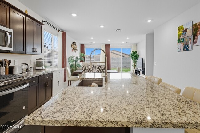 Building Photo - 17427 W Msn Ln