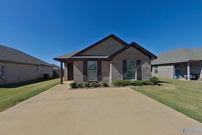 Primary Photo - 107 Dawson's Ml Dr