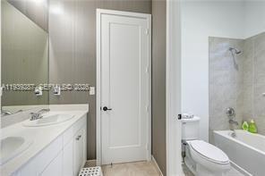 Building Photo - 4919 Frattina St.