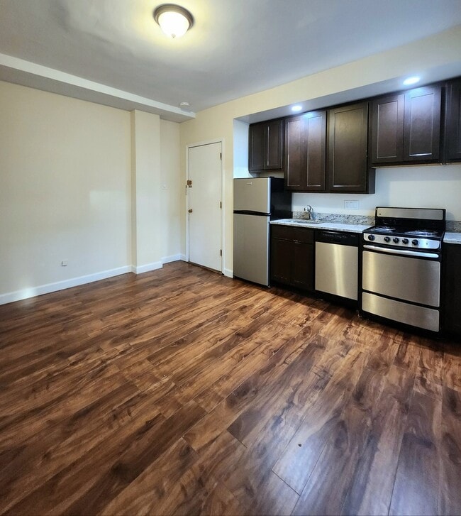 Building Photo - 1430 N Dearborn Pkwy