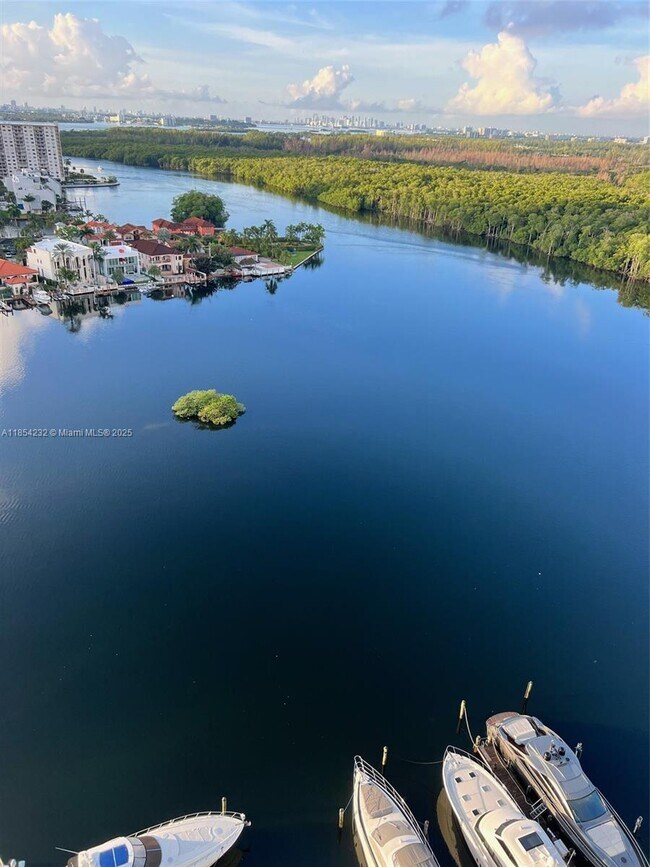 Building Photo - 400 Sunny Isles Blvd