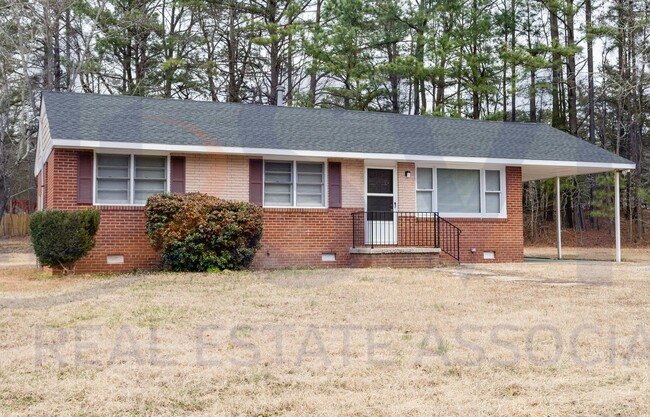 Building Photo - Newly Updated East Durham Gem: 3-Bed, 1-Ba...