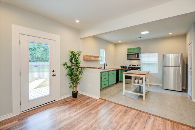 Building Photo - 2712 Link Rd