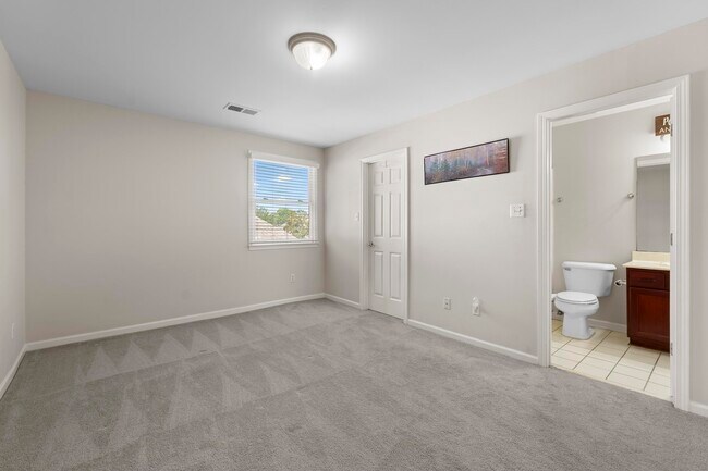 Building Photo - 420 Estanaula Rd