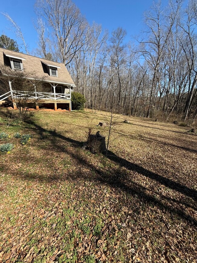 Building Photo - 945 Keys Ferry Rd