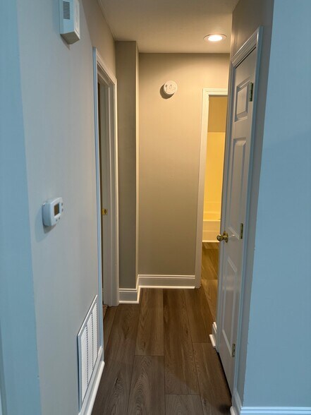 Building Photo - 10790 Ruckle St