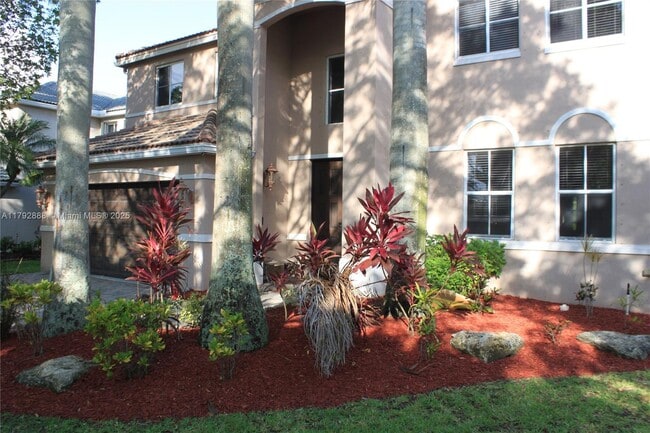 Building Photo - 947 Nandina Dr