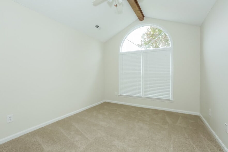 Building Photo - 3012 Emerald Meadow Ln