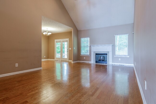 Building Photo - 1800 Woodland Pointe Dr