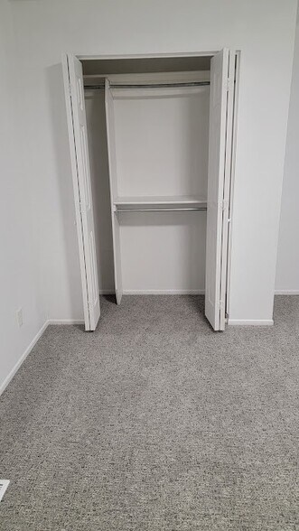Building Photo - 653 E 4250 S