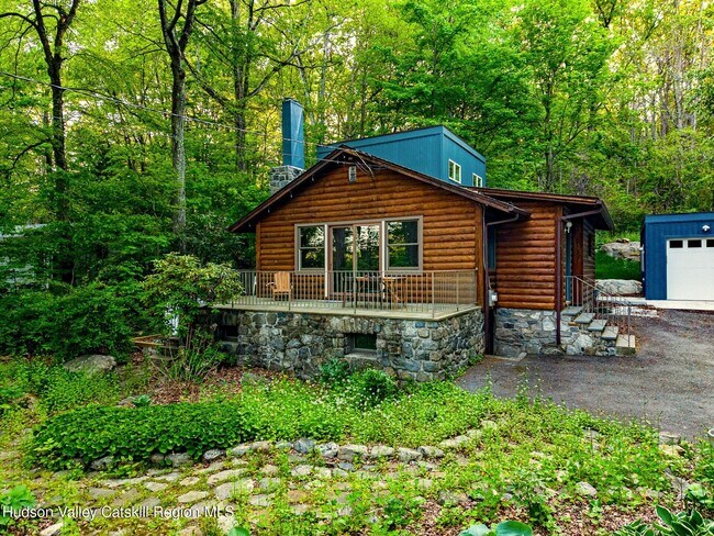 Building Photo - 317 Lake Shore Rd