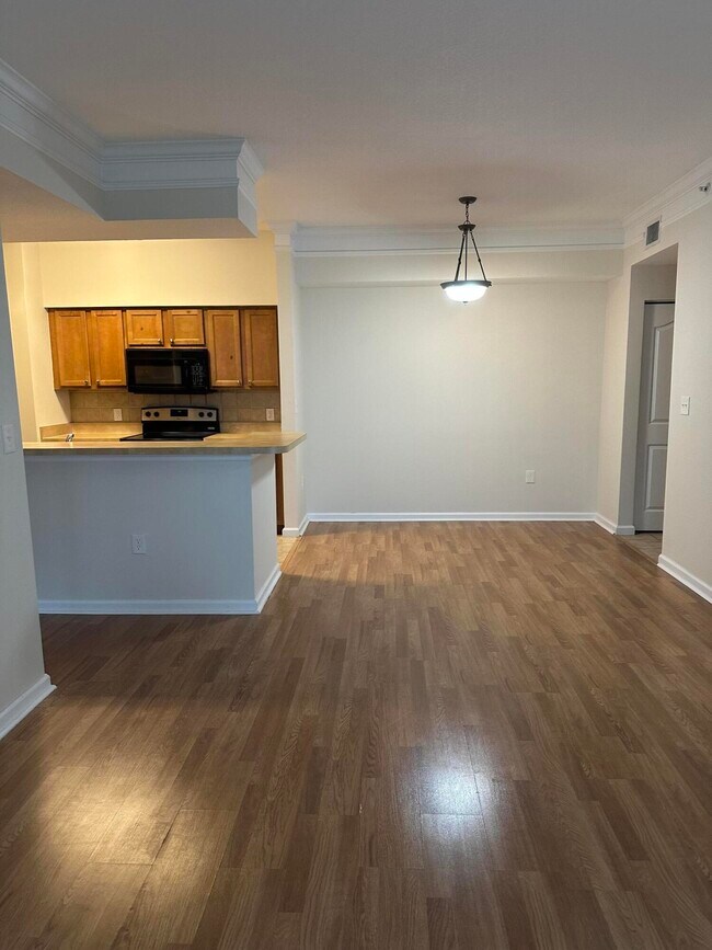 Building Photo - 9857 Baywinds Blvd