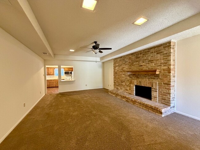 Building Photo - Duplex