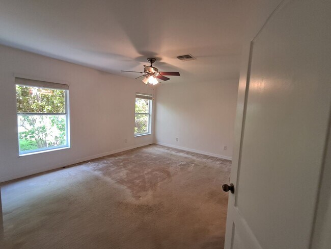 Building Photo - 1306 Diplomat Pkwy W