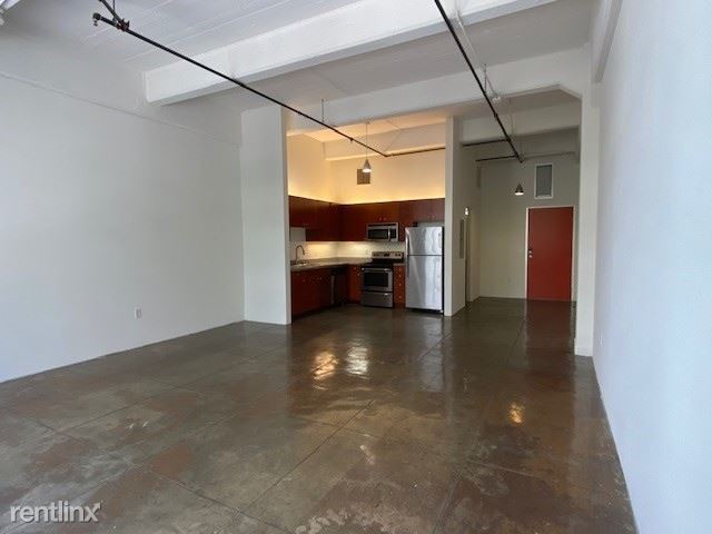 Building Photo - 716 S Los Angeles St